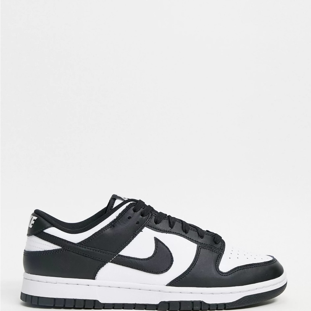 Women’s Nike dunk (Panda) Size 8 women’s